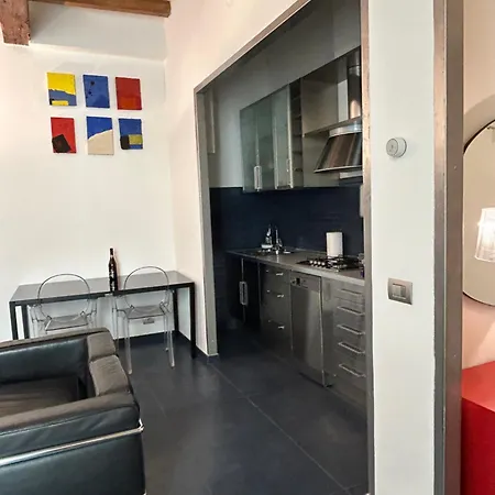 Domus Apartment *