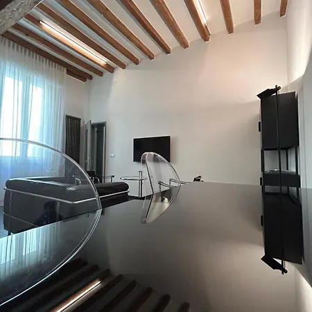 Domus Apartment